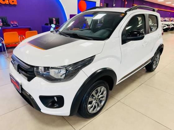 FIAT MOBI 1.0 EVO FLEX TREKKING MANUAL FIAT MOBI 1.0 EVO FLEX TREKKING MANUAL